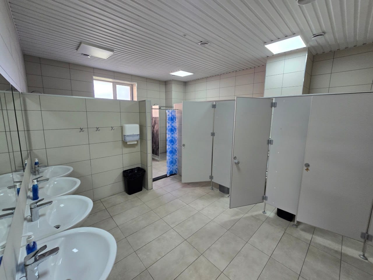 Cazare Standard — sanitare comune