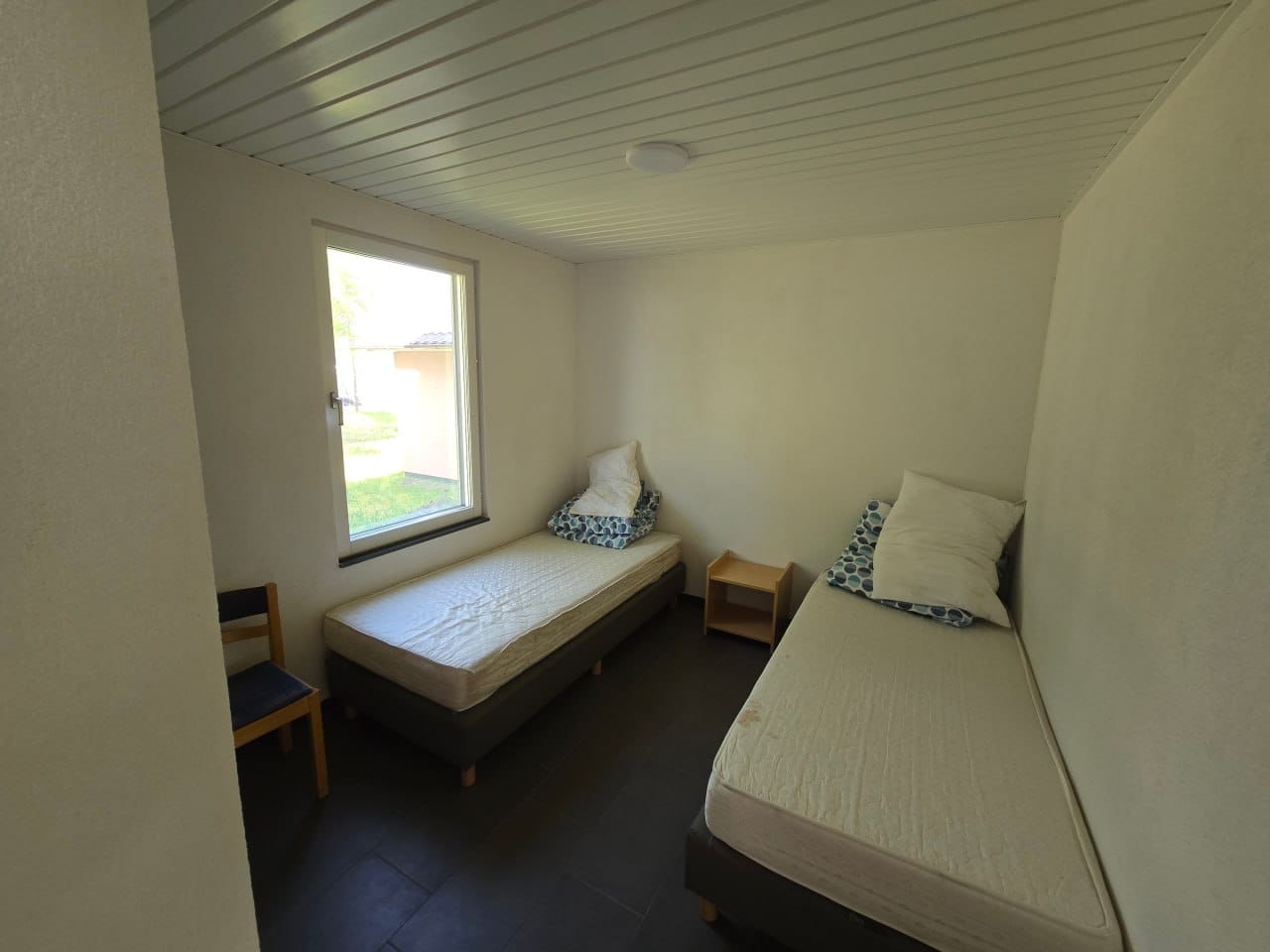 Case 1 nivel — dormitor (a doua vedere)